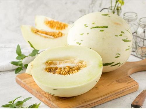 奶油丸子吃黄色的瓜,探寻夏日美味新篇章