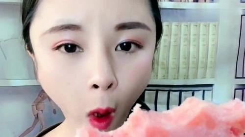 百万网红美女吃瓜,一场吃瓜盛宴背后的故事